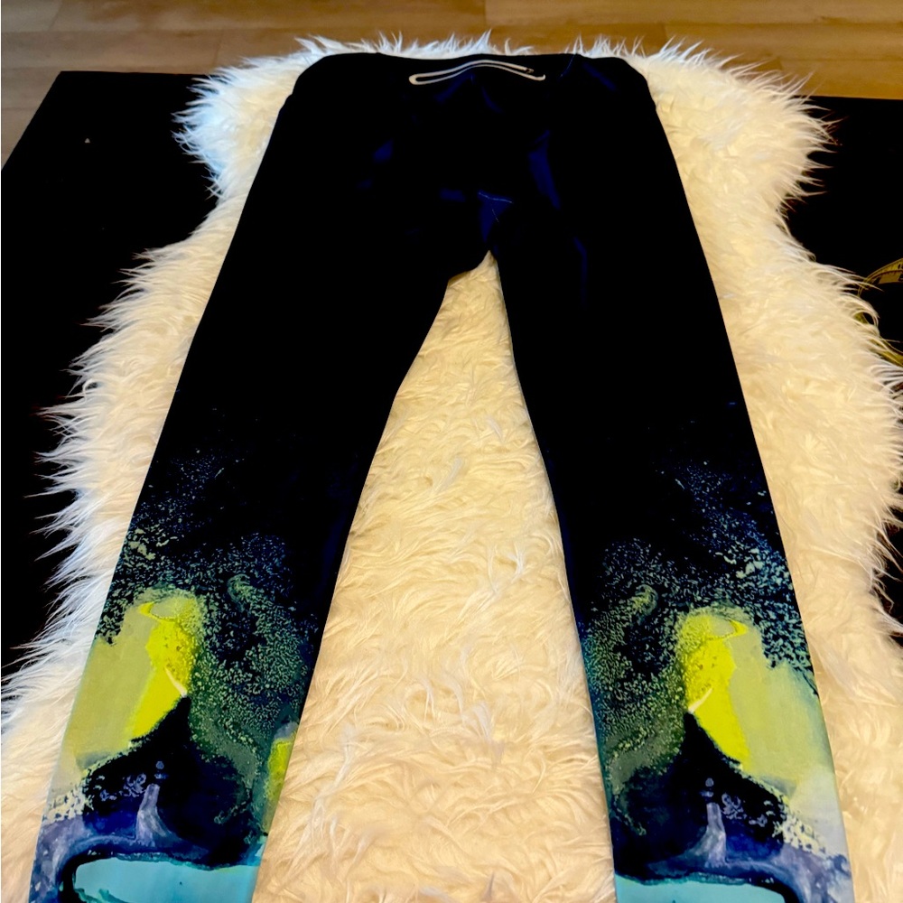 Pretty Athleta yoga pants